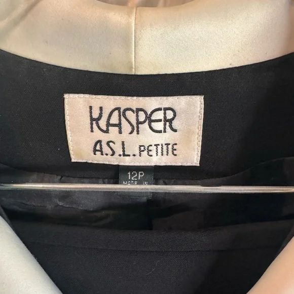 Beautiful black & white Kasper suit - Picture 2 of 6